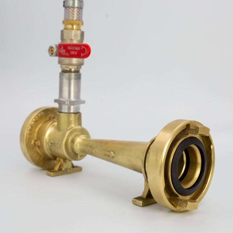 Esguicho proporcionador de espuma para sistemas de combate a incêndio com LGE