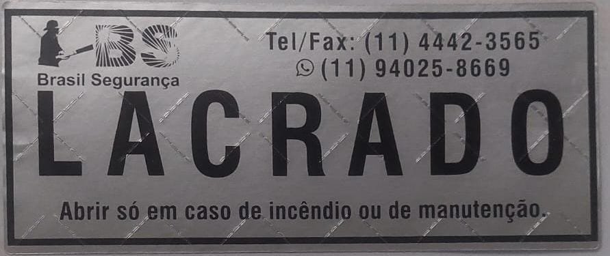 Lacre adesivo para hidrante utilizado em abrigo de hidrante para indicar violação do equipamento